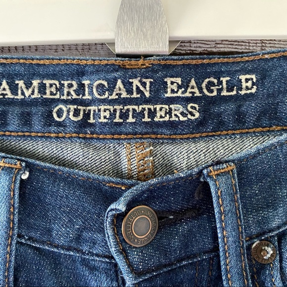American Eagle Vintage Hi-Rise Button-Fly Distressed Jeans Size 2 Reg - Picture 9 of 12